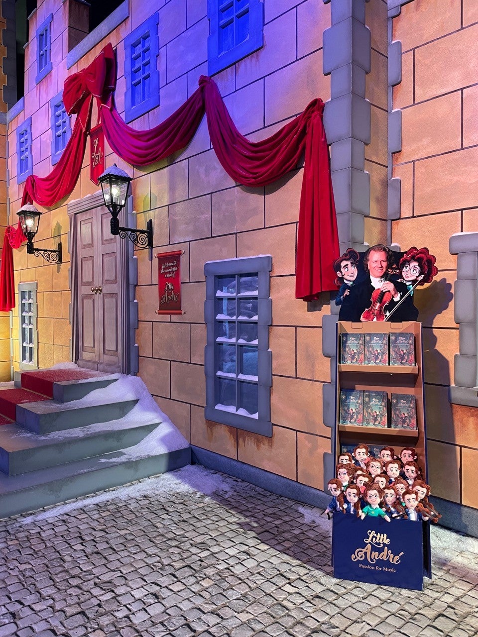 Display Little André bij winterconcerten in MECC - Holbox Shop Direct