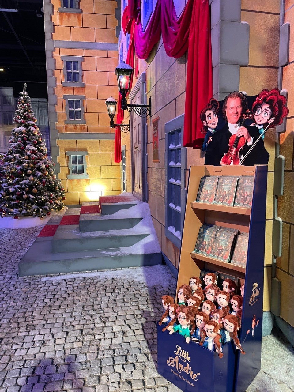 Display Little André bij winterconcerten in MECC - Holbox Shop Direct