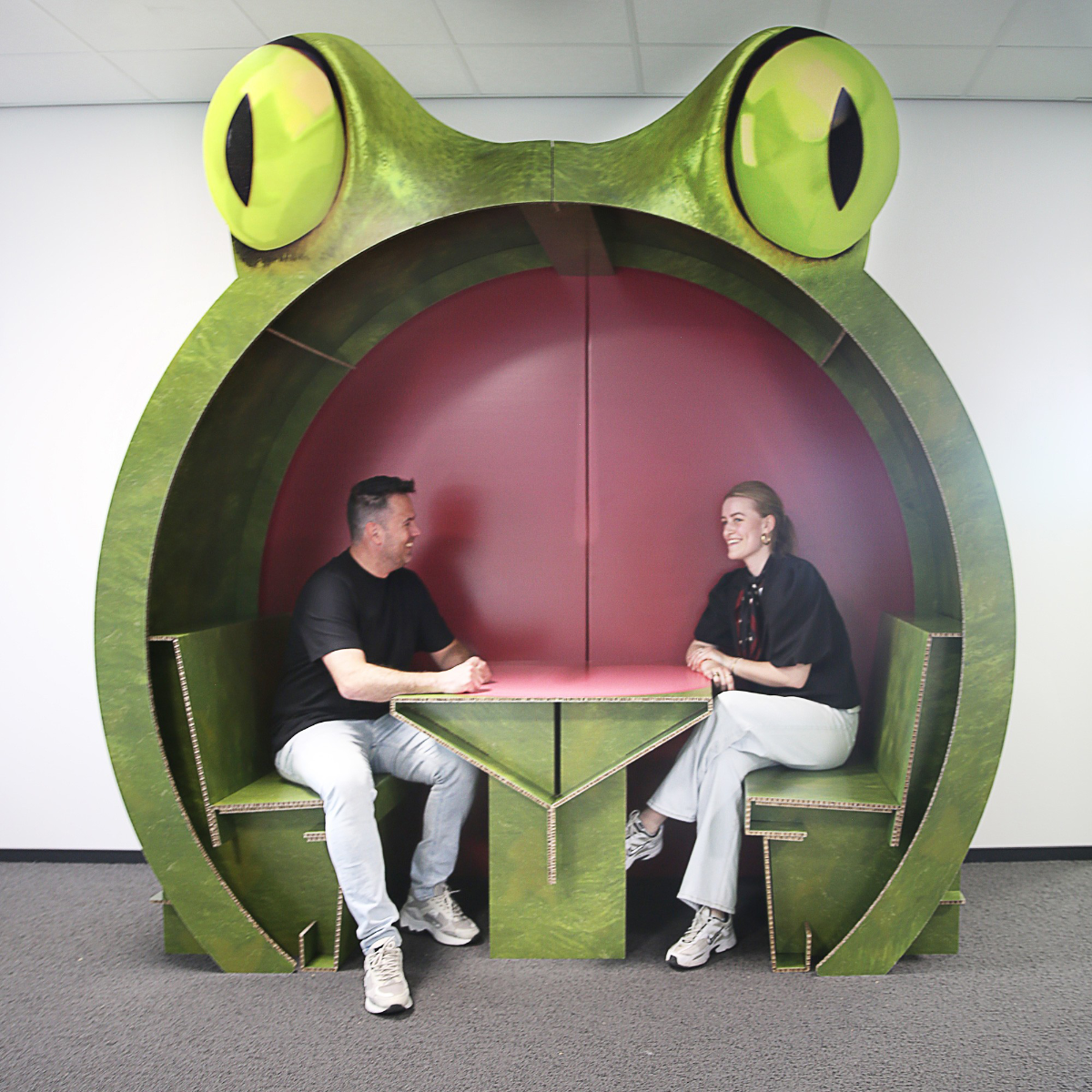Cardboard MeetingBox